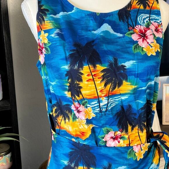 Pacific Legend Size Medium Made in Hawaii Blue floral print wrap dress - Picture 5 of 7
